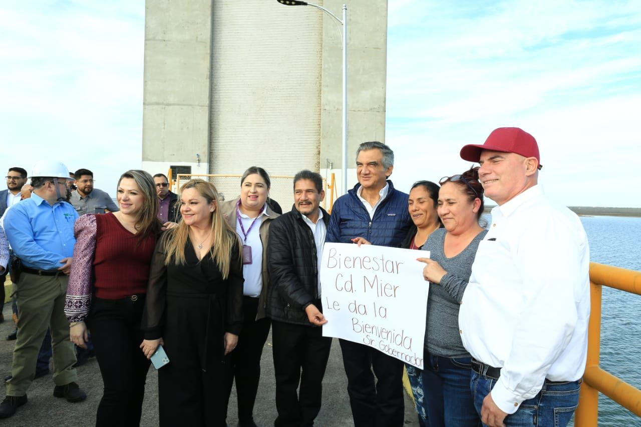 Dialoga Américo con representantes de la CILA y usuarios de la Presa Falcón Dialoga Américo con representantes de la CILA y usuarios de la Presa Falcón