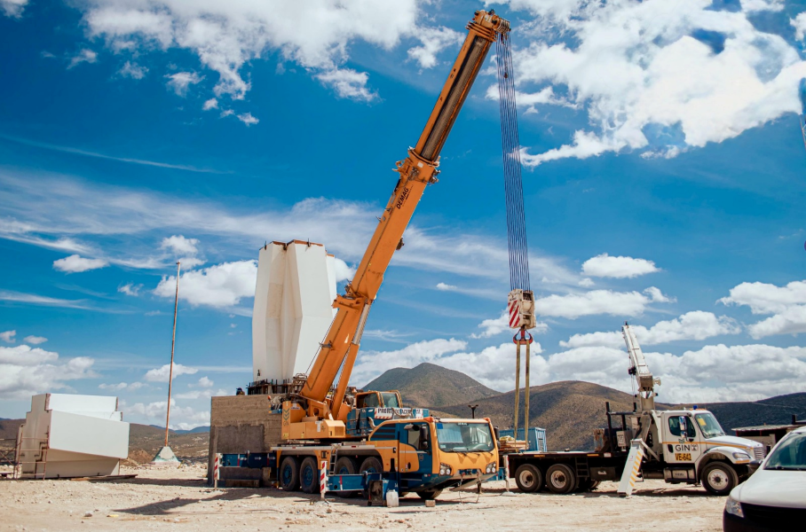 Da comienzo instalación de Cruz Monumental en Tula. Da comienzo instalación de Cruz Monumental en Tula.