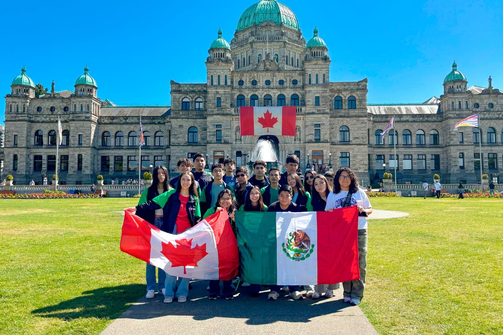Estudiantes del CeINA UAT viven experiencia cultural en Canadá