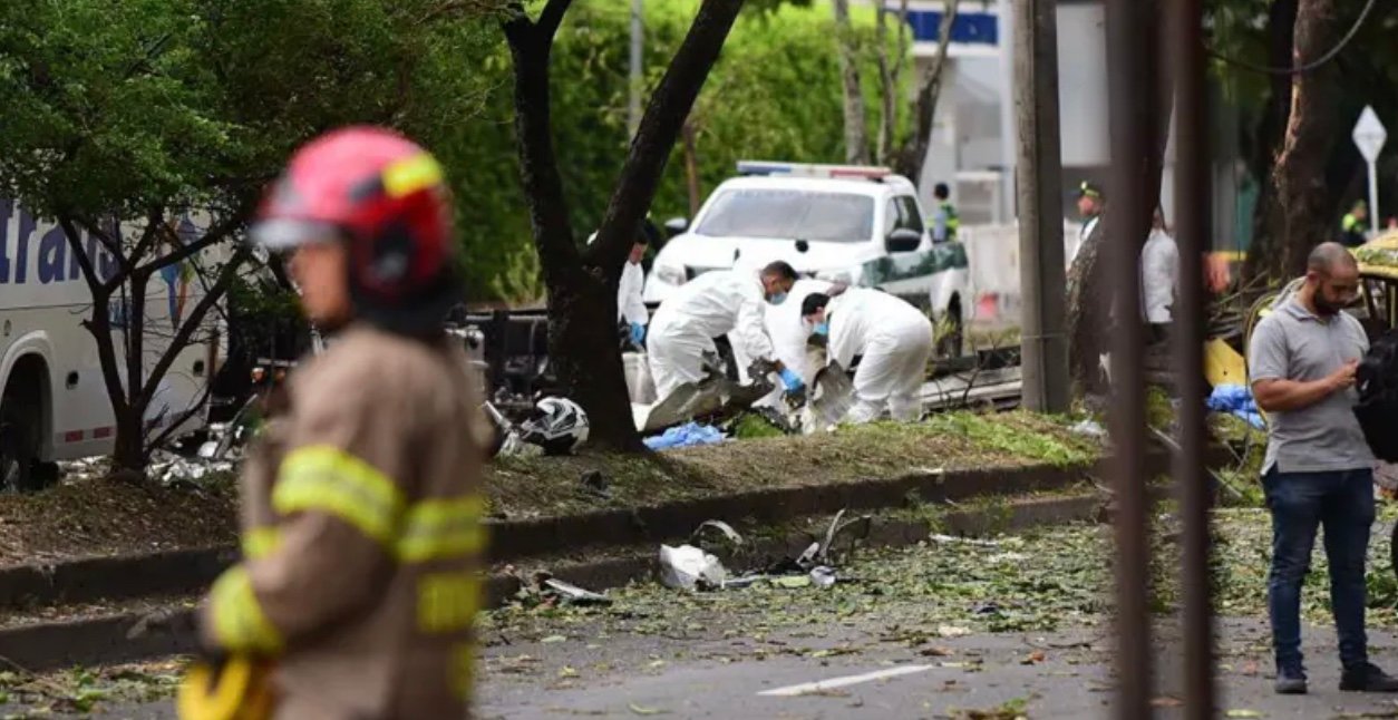 Doble atentado en Colombia deja al menos 18 muertos Doble atentado en Colombia deja al menos 18 muertos