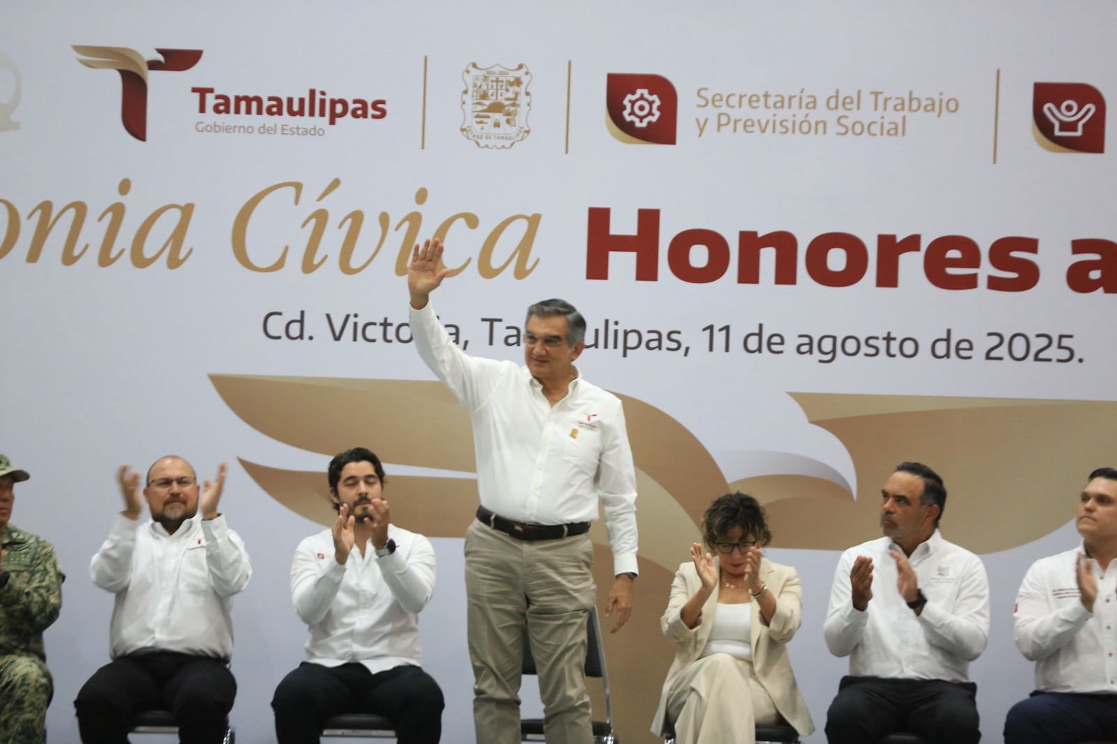 Américo reconoce a deportistas y jóvenes tamaulipecos Américo reconoce a deportistas y jóvenes tamaulipecos