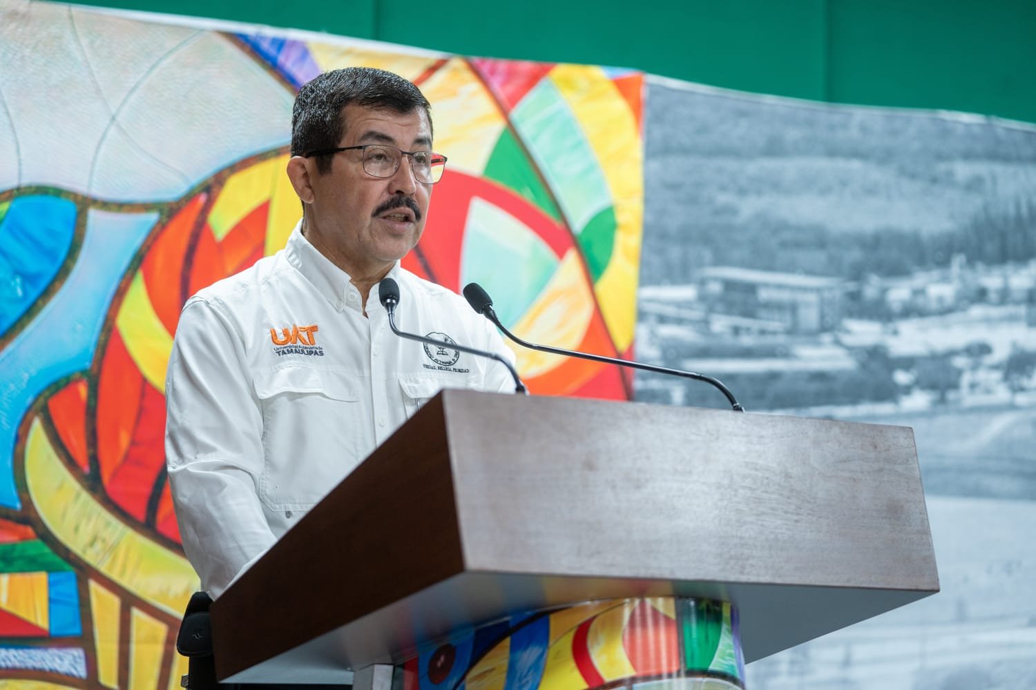 Más de 6 500 estudiantes de la UAT reciben beca Más de 6 500 estudiantes de la UAT reciben beca