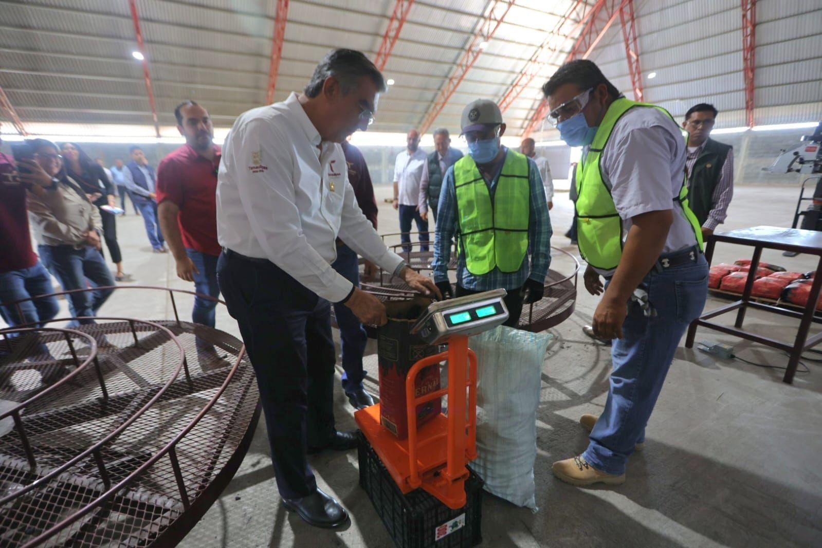 Iniciará operaciones empacadora de carbón vegetal “El Bernal” Iniciará operaciones empacadora de carbón vegetal “El Bernal”