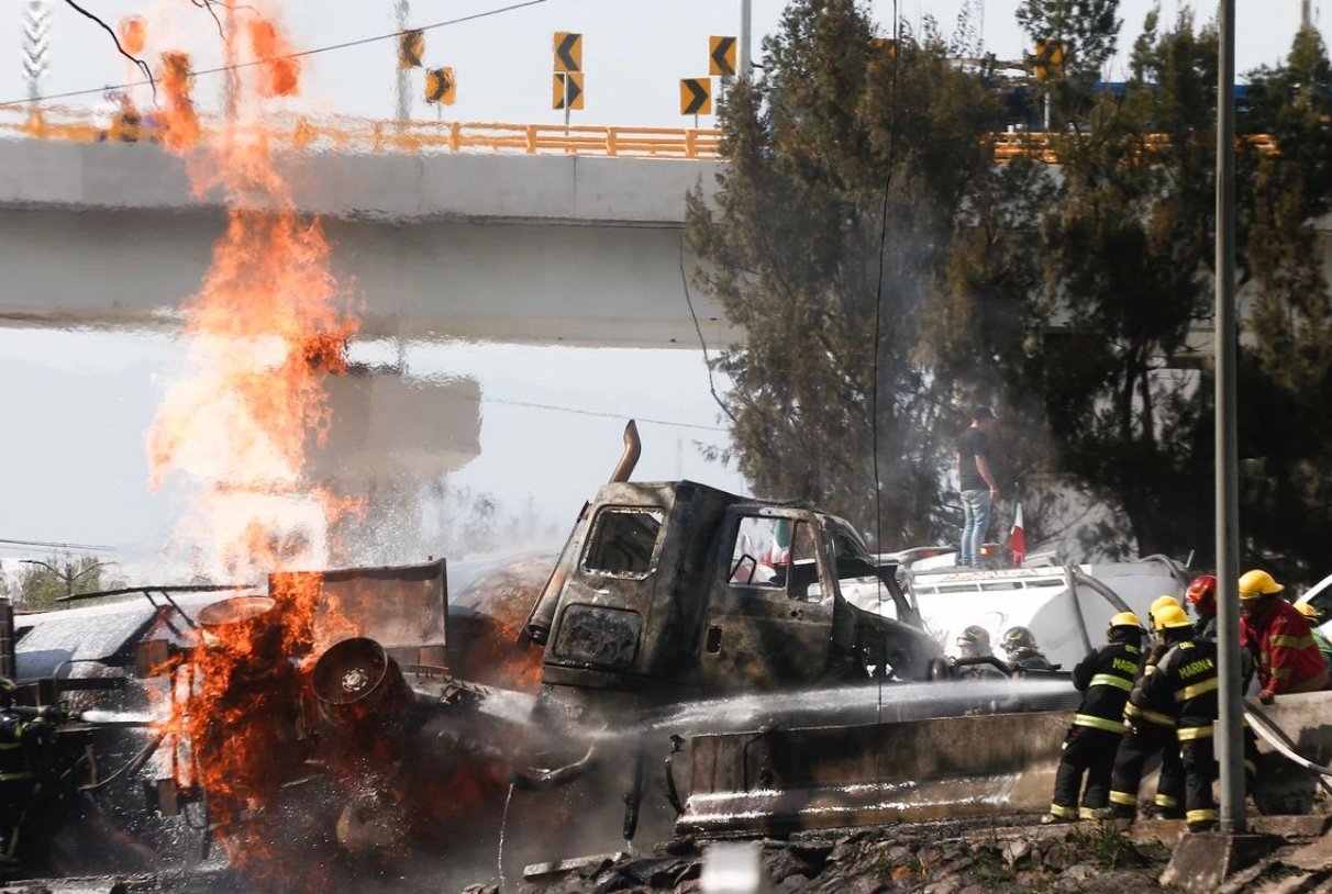 Atendió IMSS a 26 personas tras explosión de pipa; 19 siguen hospitalizadas Atendió IMSS a 26 personas tras explosión de pipa; 19 siguen hospitalizadas