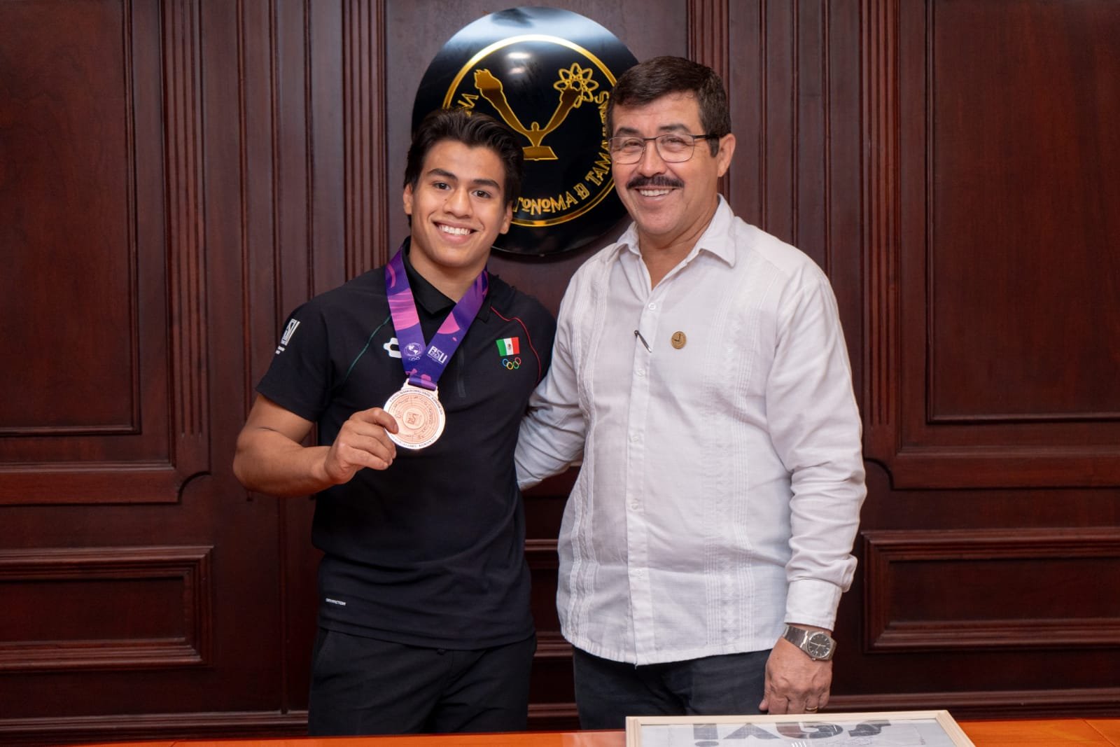 Reconoce rector a Lalo Sagastegui por sus logros deportivos a nivel internacional Reconoce rector a Lalo Sagastegui por sus logros deportivos a nivel internacional