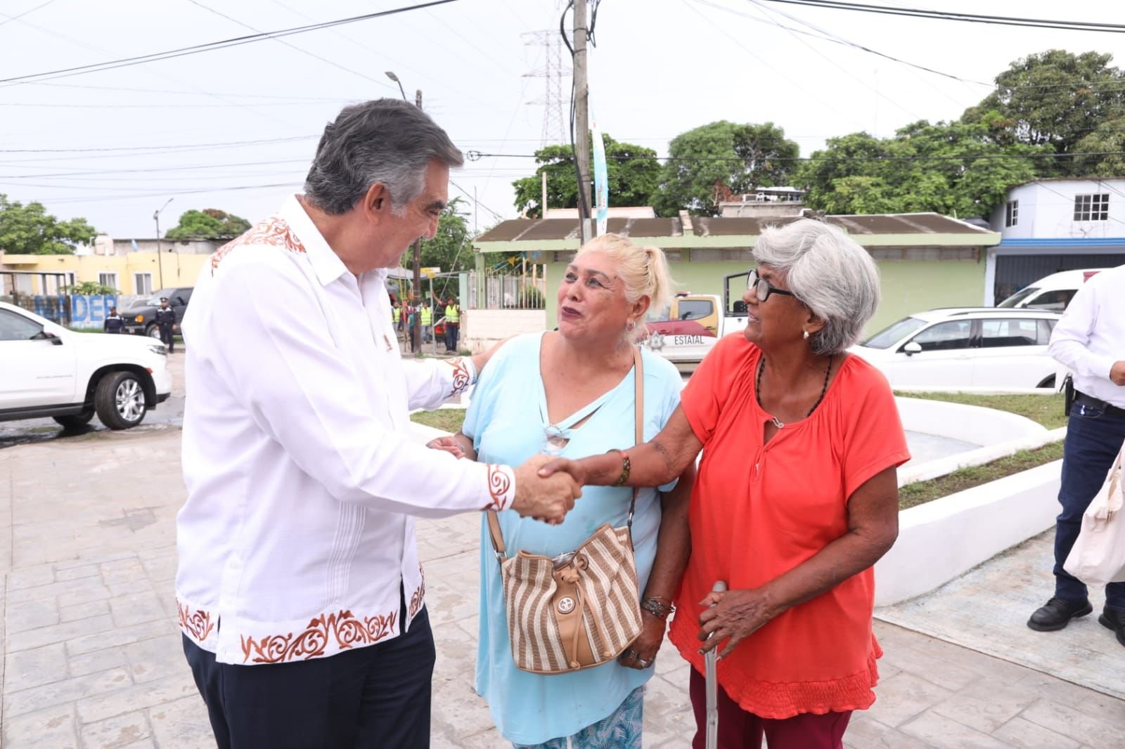 Atiende Américo demandas de las mujeres despicadoras en Tampico Atiende Américo demandas de las mujeres despicadoras en Tampico