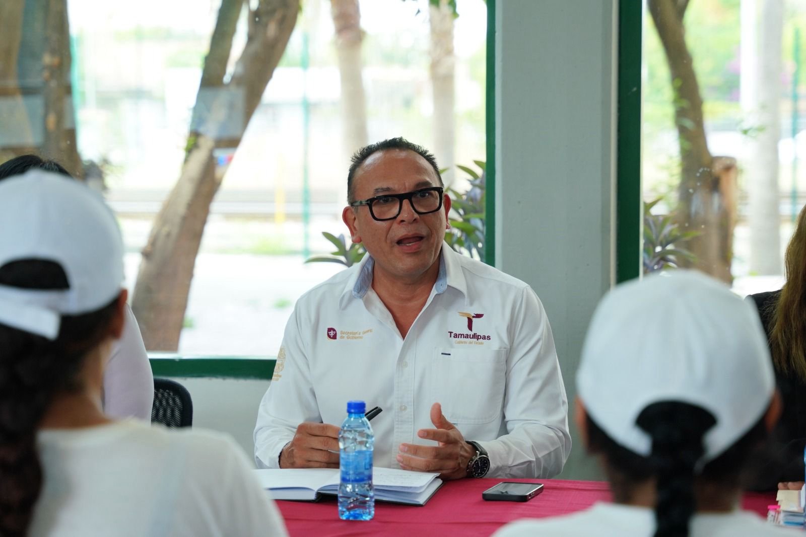 Gobierno de Tamaulipas acuerda reparar daños y plan de apoyo a familiares de víctimas de la masacre de Nuevo Laredo