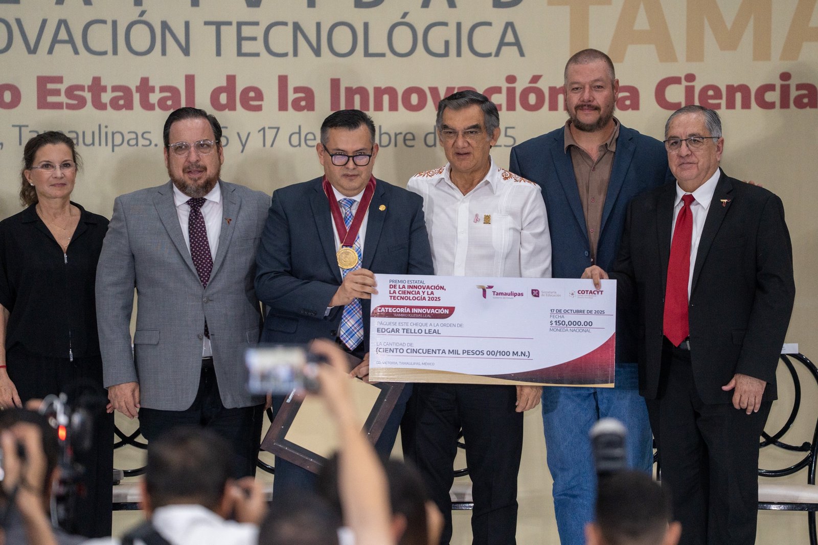 Investigador de la UAT recibe Premio Estatal de Innovación, Ciencia y Tecnología 2025 Investigador de la UAT recibe Premio Estatal de Innovación, Ciencia y Tecnología 2025
