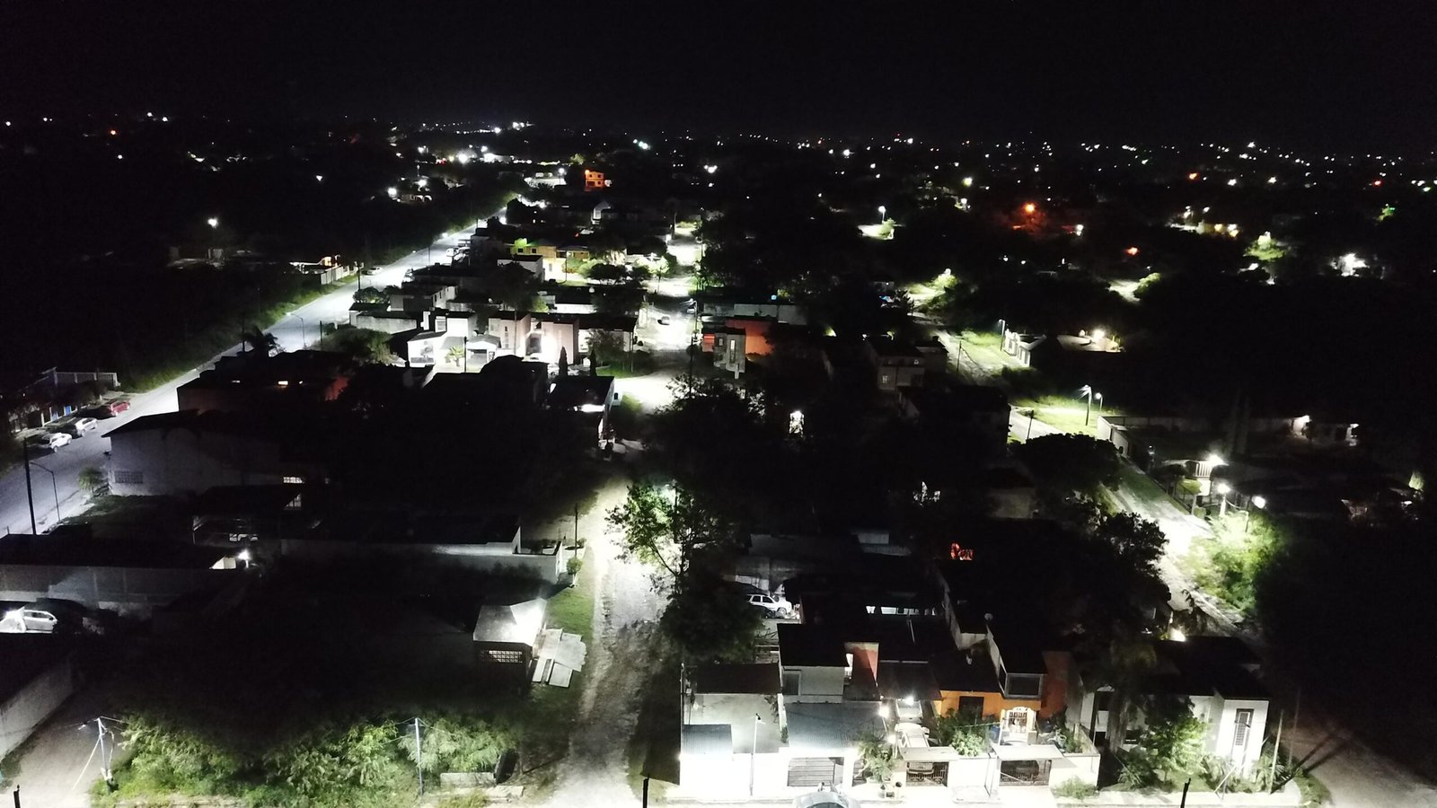 Rehabilita Gobierno Municipal luminarias en el Fraccionamiento Magisterial