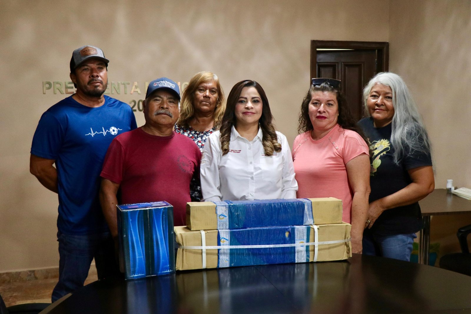 Responde Vero Aguirre a habitantes del ejido Emilio Portes Gil con bomba nueva para el suministro del agua