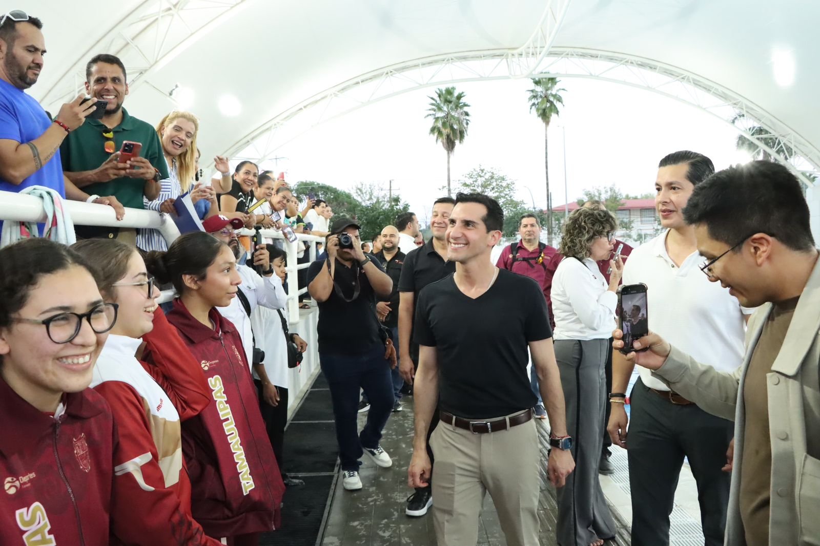 Convive Rommel Pacheco con comunidad deportiva de Tamaulipas