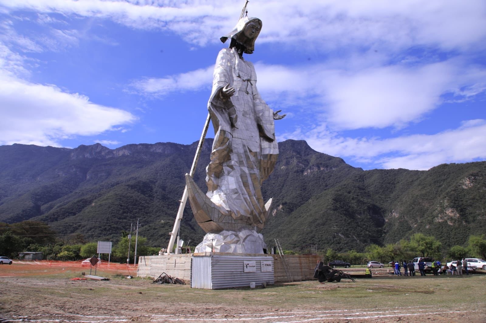 La escultura de la Virgen de la Misericordia avanza hacia su entrega; será inaugurada el próximo 12 de diciembre La escultura de la Virgen de la Misericordia avanza hacia su entrega; será inaugurada el próximo 12 de diciembre