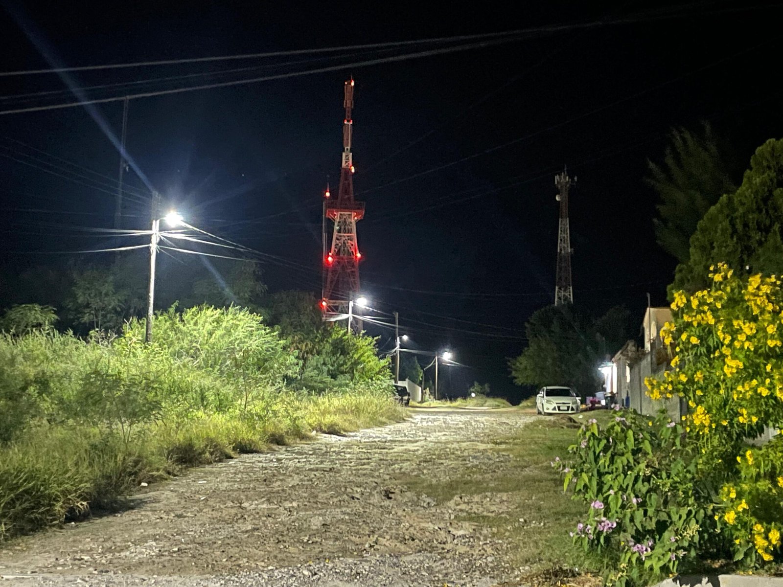 Concluyen trabajos de rehabilitación de luminarias en la colonia Loma Alta Concluyen trabajos de rehabilitación de luminarias en la colonia Loma Alta