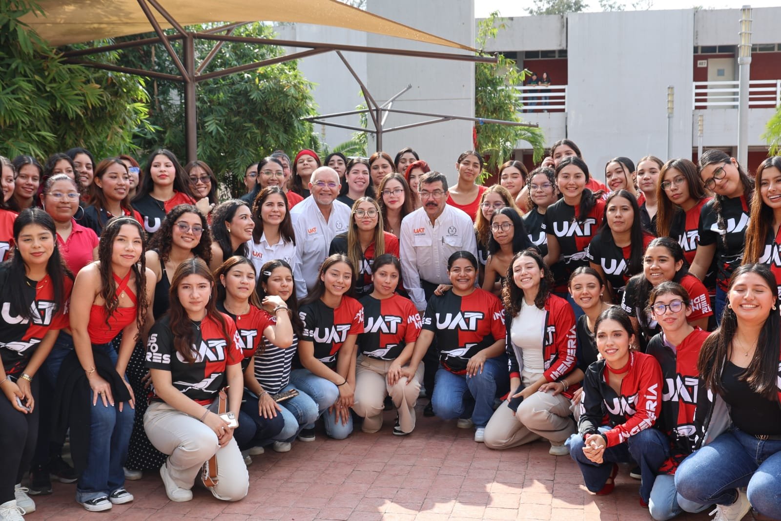 Histórico: la UAT certifica la totalidad de su oferta educativa Histórico: la UAT certifica la totalidad de su oferta educativa