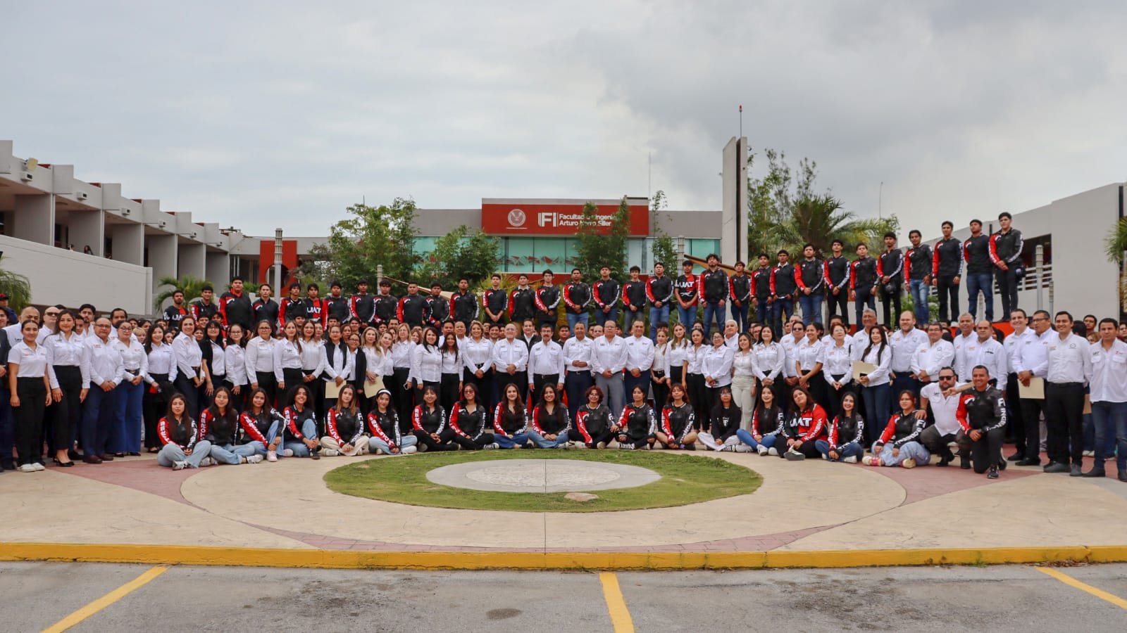 Forma UAT a estudiantes con más competencias para el mercado laboral Forma UAT a estudiantes con más competencias para el mercado laboral