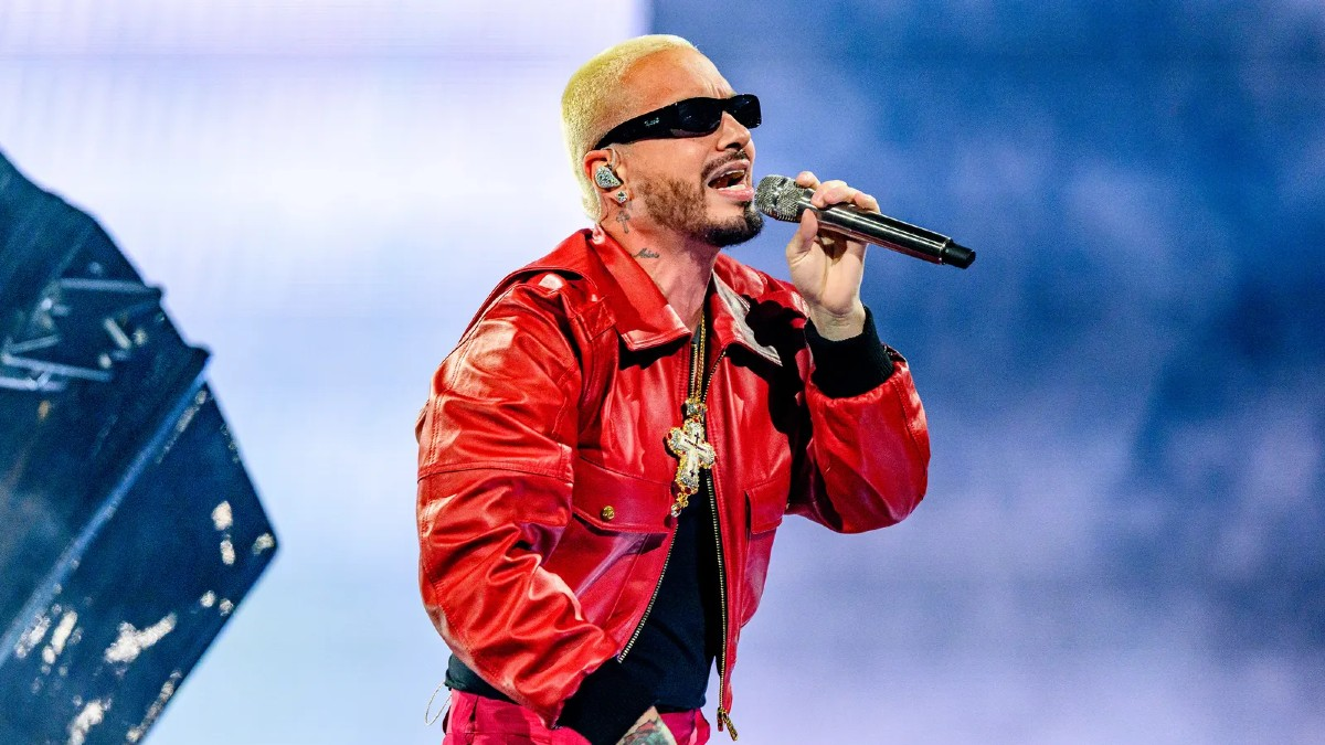 A qué hora inicia el concierto de J Balvin HOY 22 de abril en la Feria de San Marcos 2026; setlist y a qué hor
