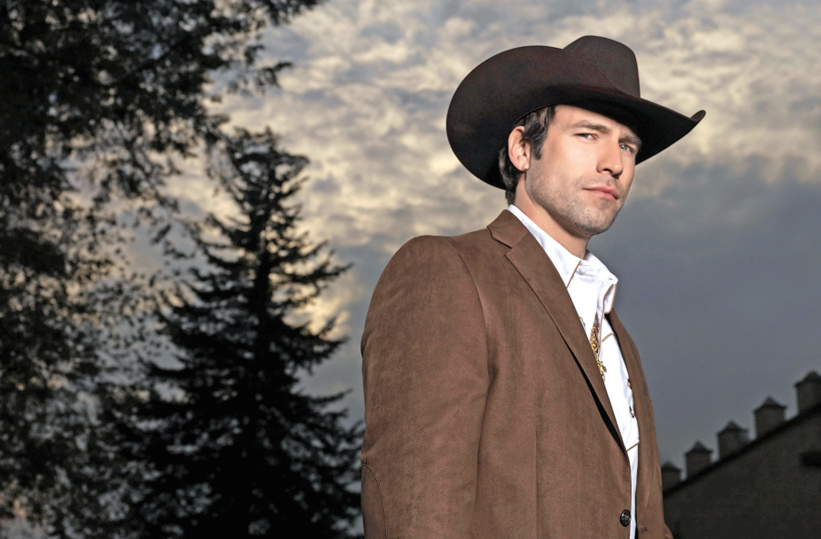 Así lucía y así luce hoy Aurelio Casillas en «El señor de los cielos»