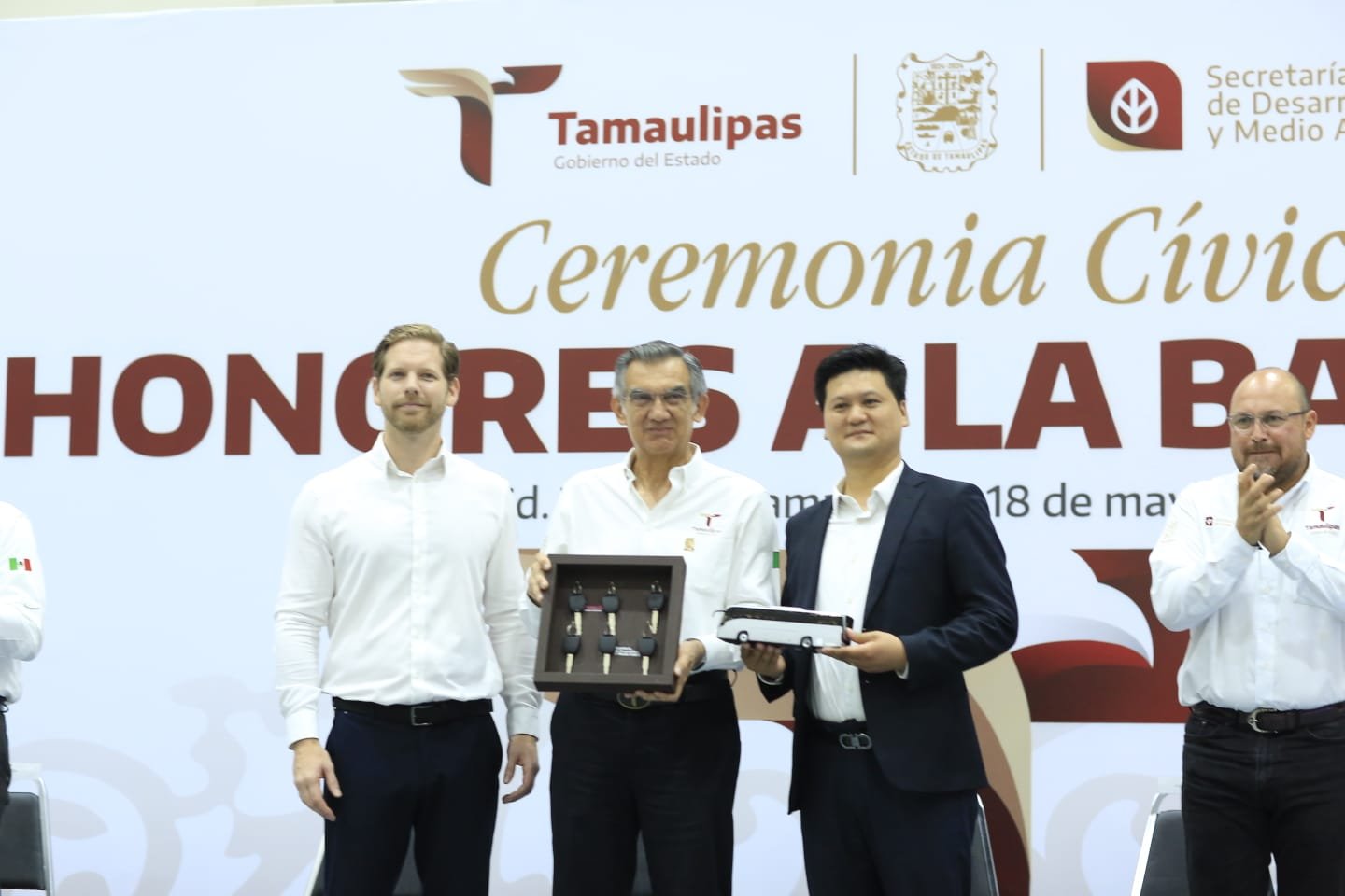 Pone en marcha Américo histórica modernización del transporte público en Tamaulipas