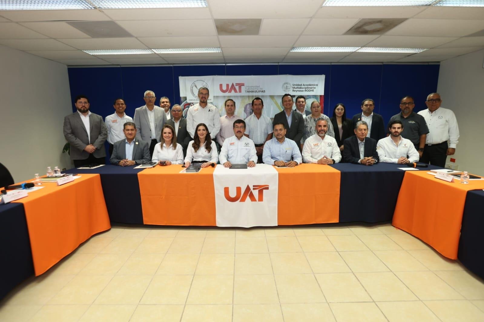 Fortalece la UAT vínculos con clústeres Automotriz y Eléctrico-Electrónico de Tamaulipas Fortalece la UAT vínculos con clústeres Automotriz y Eléctrico-Electrónico de Tamaulipas