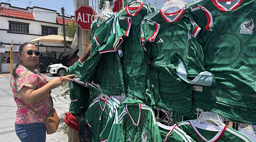 Ventas de artículos mundialistas repuntan en días de partido