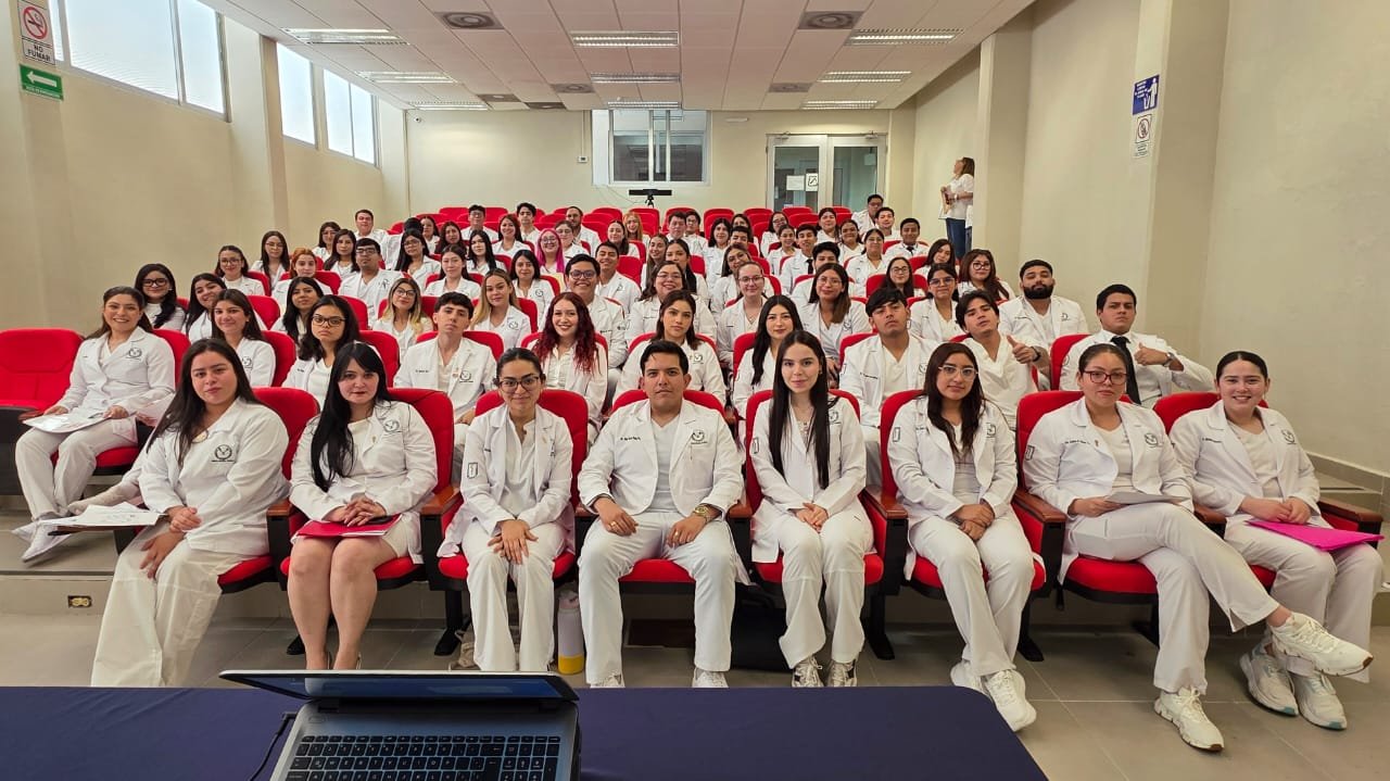 Egresados de Medicina de la UAT obtienen 276 plazas para internado médico Egresados de Medicina de la UAT obtienen 276 plazas para internado médico