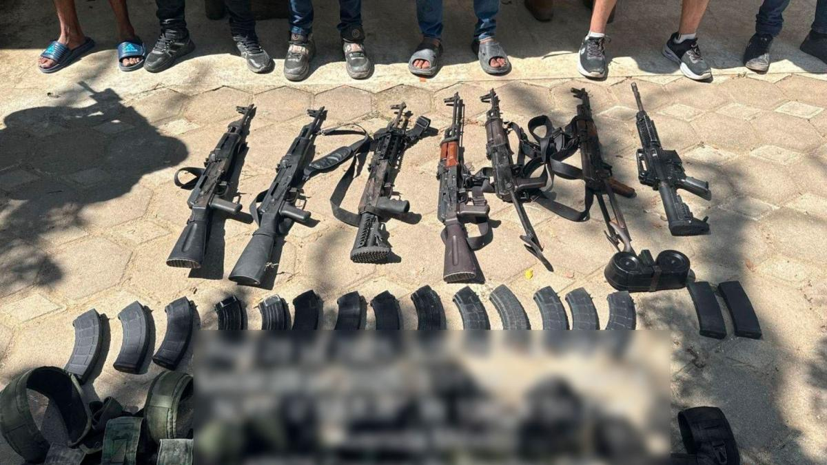 Gabinete de seguridad detiene a 56 sospechosos, asegura 91 armas y un fusil Barrett