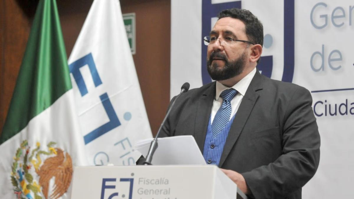 Ulises Lara renuncia a la Fiscalía Especial de Asuntos Relevantes de la FGR Ulises Lara renuncia a la Fiscalía Especial de Asuntos Relevantes de la FGR
