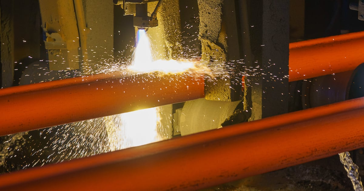 Pide hacer un frente común: EU presiona a México para imponer aranceles al acero de China