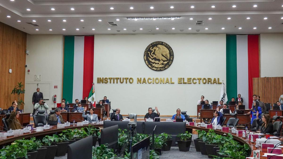 Taddei, PRI y Morena chocan en el INE por acusaciones contra consejeros de la Comisión de Quejas