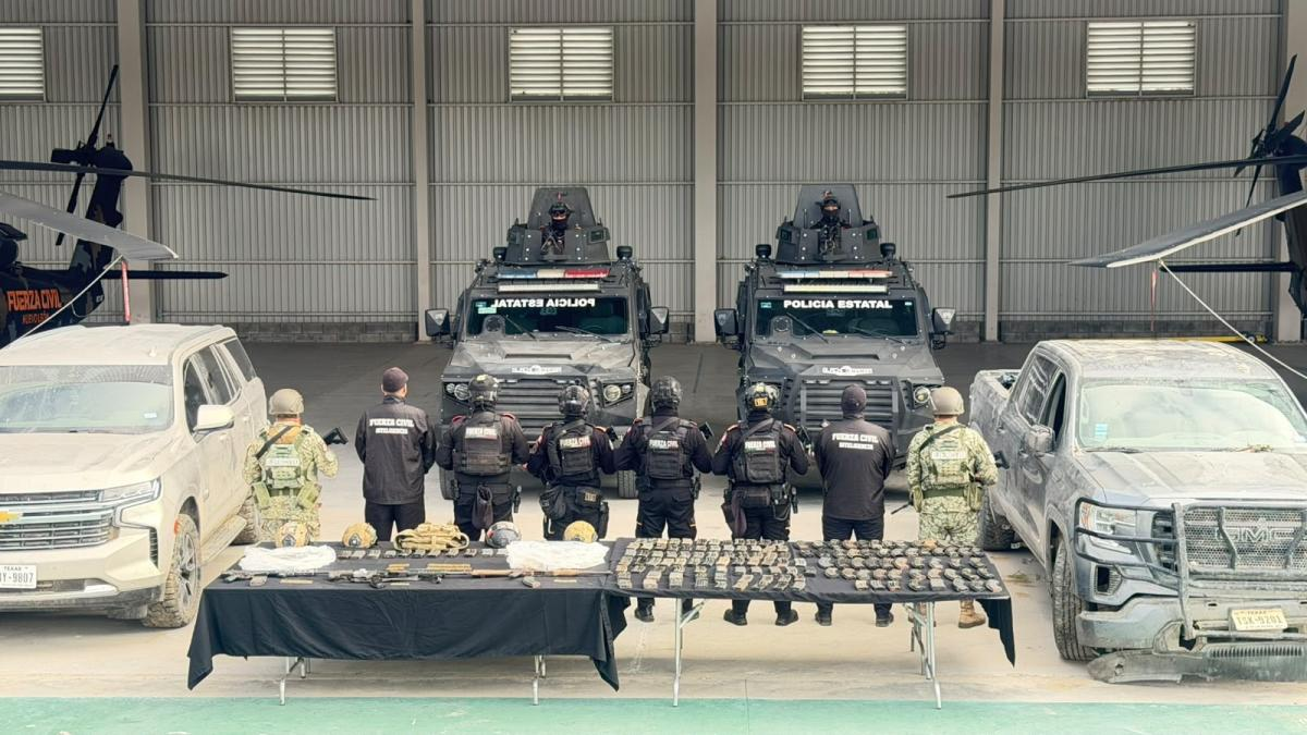 Fuerza Civil decomisa armas, municiones y 6 camionetas en Nuevo León