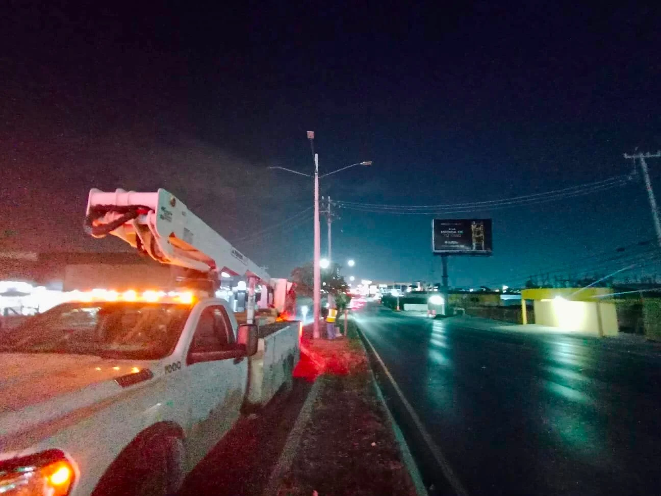 Encendió Servicios Públicos luminarias del bulevar Hidalgo Encendió Servicios Públicos luminarias del bulevar Hidalgo