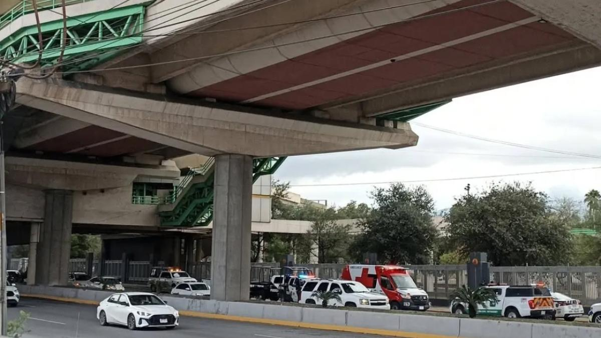 Estudiante muere al caer desde lo alto del Metro Universidad Estudiante muere al caer desde lo alto del Metro Universidad