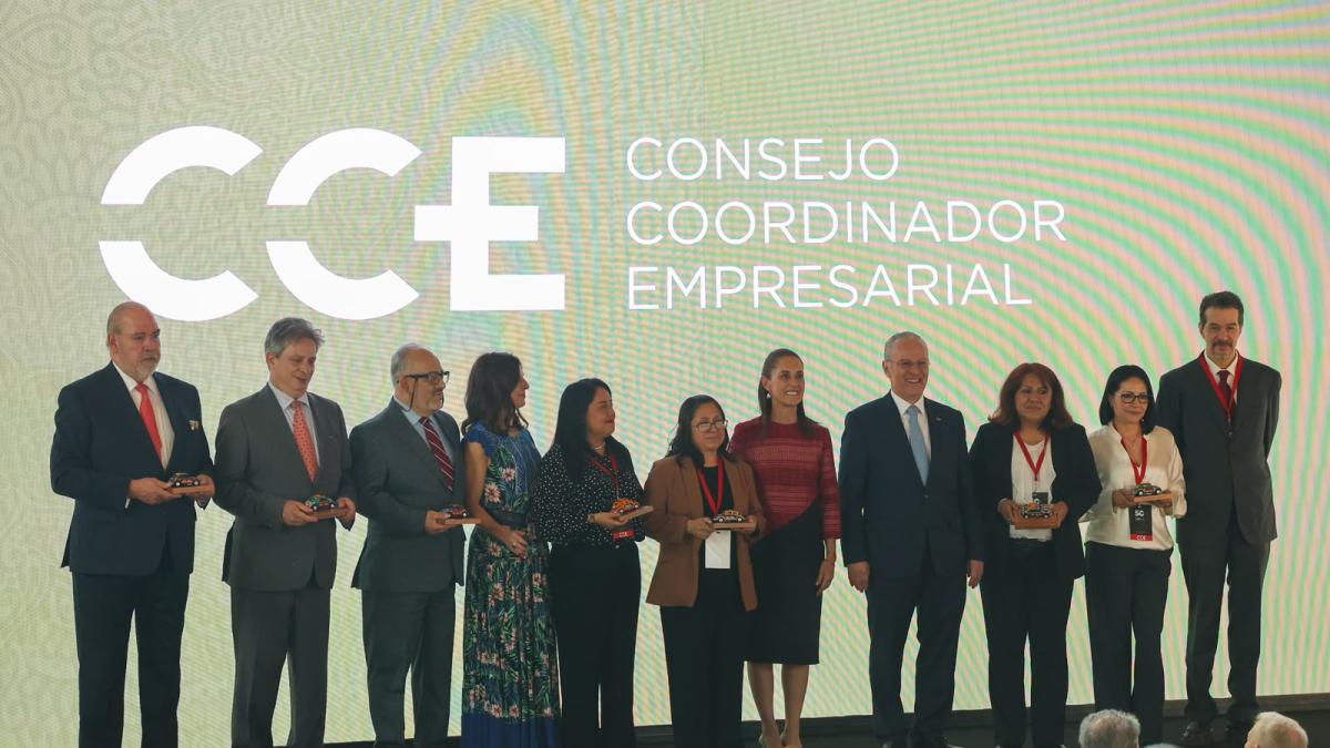 “Vamos a bajar el déficit”: Sheinbaum frente a líderes empresariales “Vamos a bajar el déficit”: Sheinbaum frente a líderes empresariales